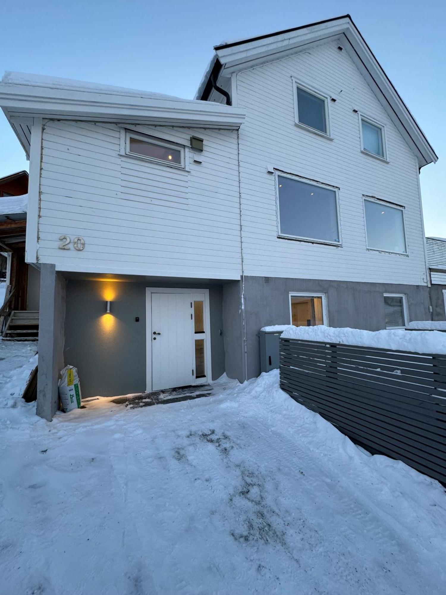 Sentralt Plassert Leilighet Ved Sherpatrappen Tromsø Exterior foto